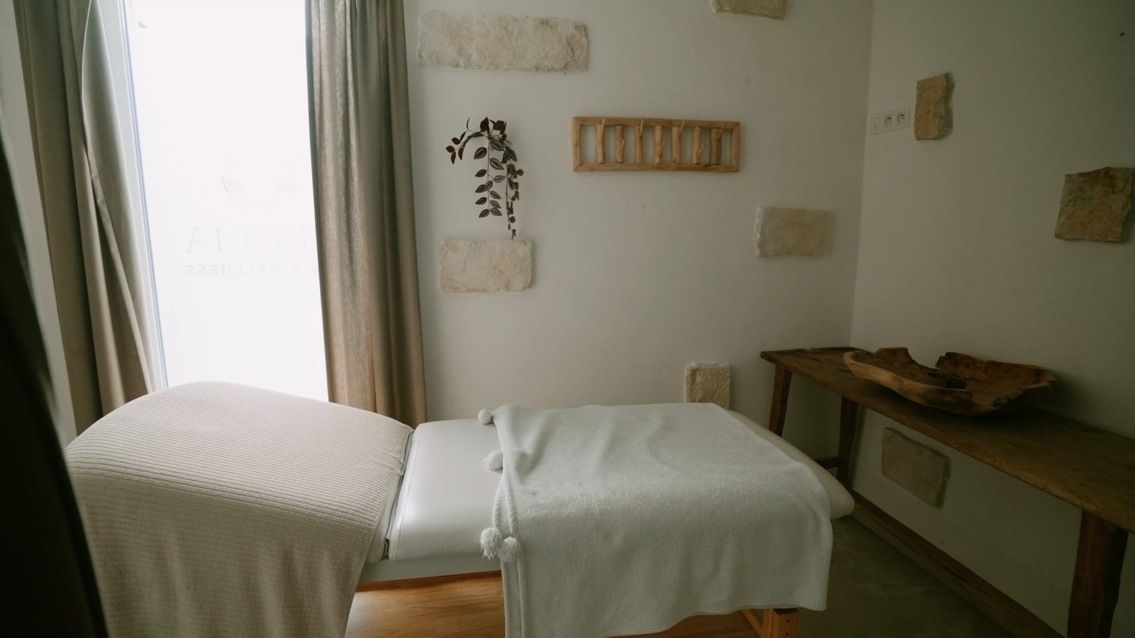 La cabine de soin d'Apulia et sa table de massage
