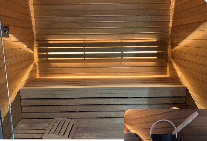Le sauna finlandais et ses banquettes en bois